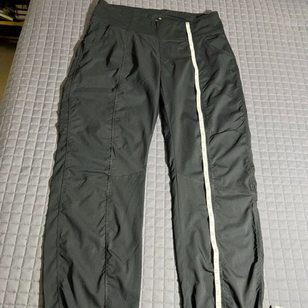 Athletic pants